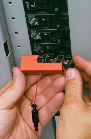 Блокиратор флажковых автоматов компактный Clamp-On