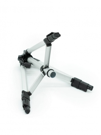 Лазерный дальномер (красная линия) 40 м.