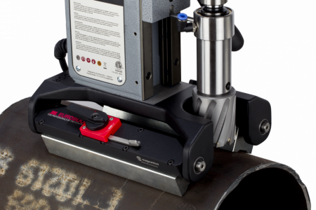 Магнитный сверлильный станок Euroboor TUBE.55-T для работы на трубах, изогнутых поверхностях и плоских листах металла.