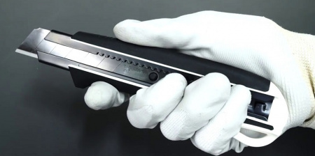 Нож CUTTER KNIFE DC661,25 мм  с винтовым стопором TAJIMA DC661N/W1