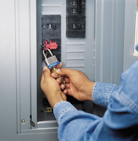 Блокиратор электроавтоматов универсальный