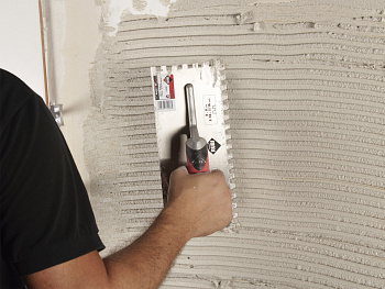 Гребёнка стальная 280х120 мм R-10 с двухкомпонентной ручкой, RUBI