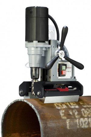 Магнитный сверлильный станок Euroboor ECO-TUBE.30 для работы на трубах, изогнутых поверхностях и плоских листах металла