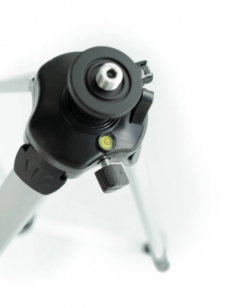 Лазерный дальномер (красная линия) 40 м.