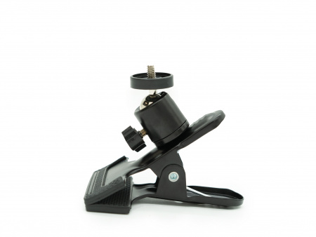 Лазерный дальномер (красная линия) 40 м.