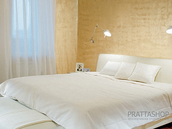 Стены с эффектом золотой шелковой ткани